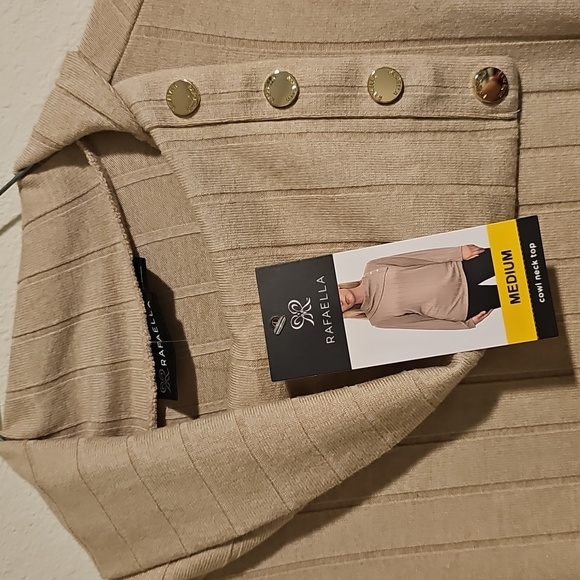 Women Cream Sweater - Picture 4 of 4